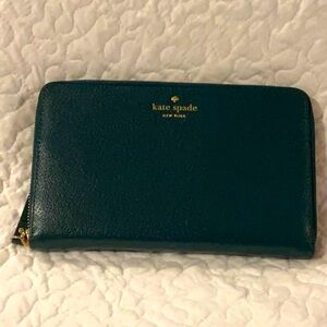 Large Kate Spade leather zip travel wallet! NWOT!
